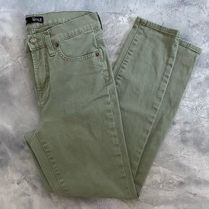 SOLD 💚J.CREW Green Khaki High-Waisted Skinny!